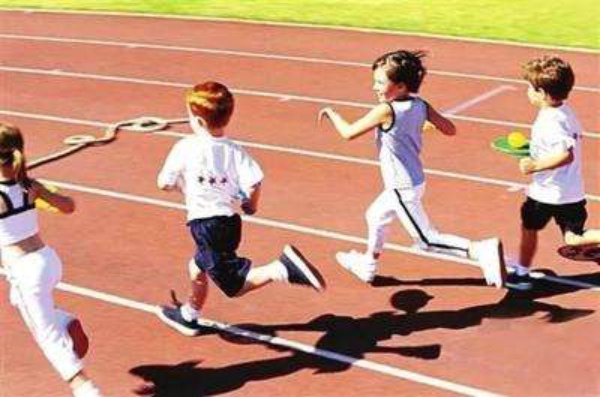 在塑膠跑道上運動的你懂得它是怎么制作的嗎？